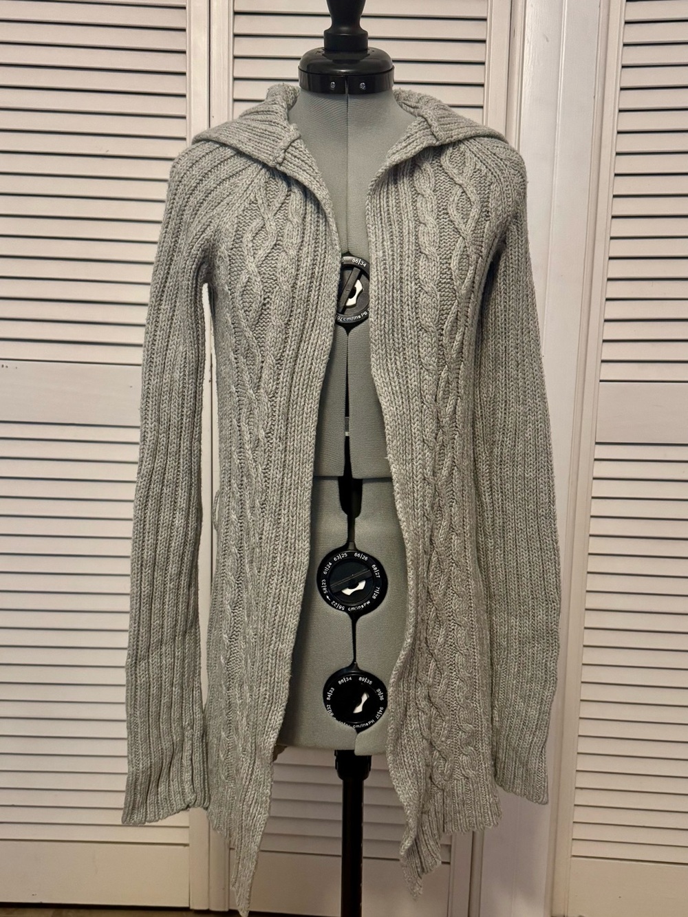Vintage Women's Light Gray Cable Knit Hooded Sweater Cardigan